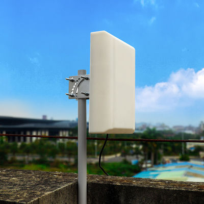 50 Ohm 2400-2483/5150-5850MHz 4G MIMO LTE Panel Antenna for Manufacturing Communication